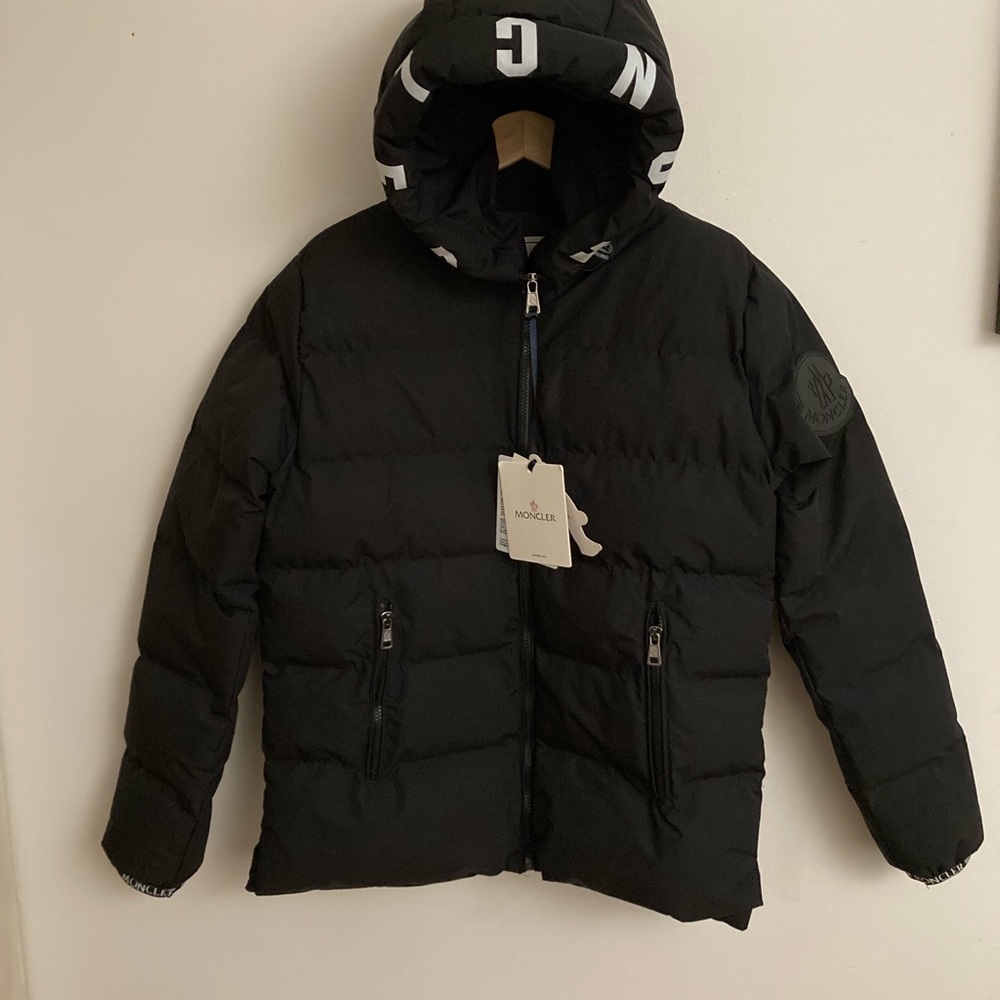 Moncler used men’s black medium jacket puffer